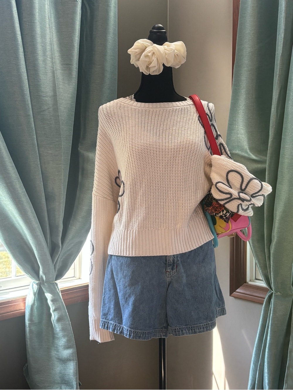 Originality Cream Floral Knit Cropped Sweater Women’s Medium Boot Barn Cozy